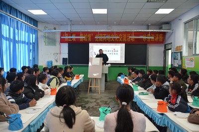 龙藏文化交流活动 巧手传情裁团结景 妙笔生花绘生态图